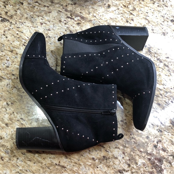 Kensie Suede Leather Silver Studded Almond Toe Black Slip-on Ankle Boots 9.5 - Picture 4 of 10